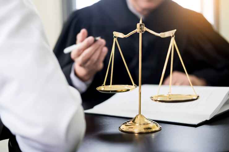 مشاوره برای انتخاب بهترین وکیل حقوقی