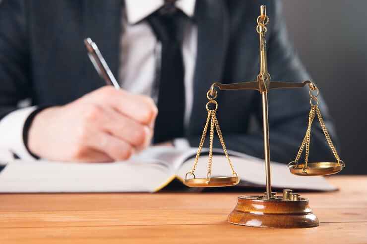 بررسی و نگارش اظهارنامه حقوقی توسط کارشناس