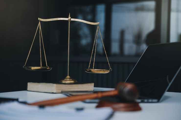 تفاوت وکیل پایه یک دادگستری با کارآموز وکالت