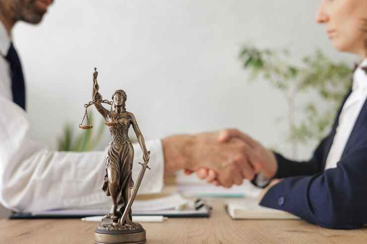 انتخاب بهترین وکیل حقوقی برای موفقیت پرونده