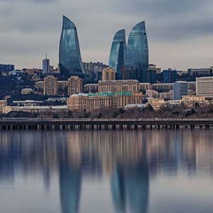 وکیل در آذربایجان برای مشاوره حقوقی، مهاجرت و قراردادها