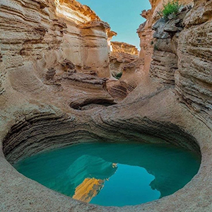 جلسه بررسی پرونده توسط وکیل در قشم