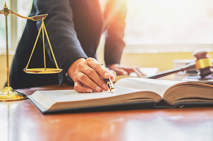 تشخیص وکیل متخصص قبل از سپردن پرونده